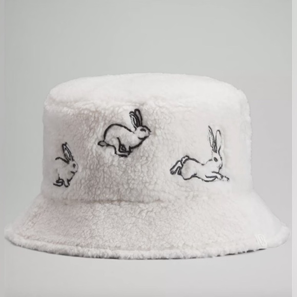NWT lululemon athletica New Year Rabbit 🐰 Crossbody Bag & Bucket Hat S/M Set - Picture 7 of 7